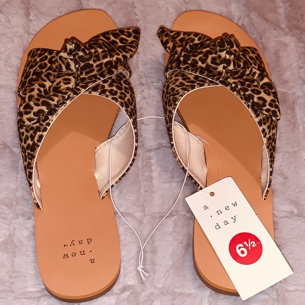 NWT Ladies size 6 1/2 sandals by : a new day